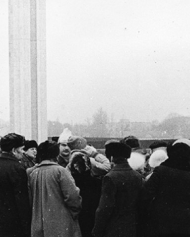 Uzvaras vai okupācijas simbols? Uzvaras piemineklis Rīgā: vēsture un politika