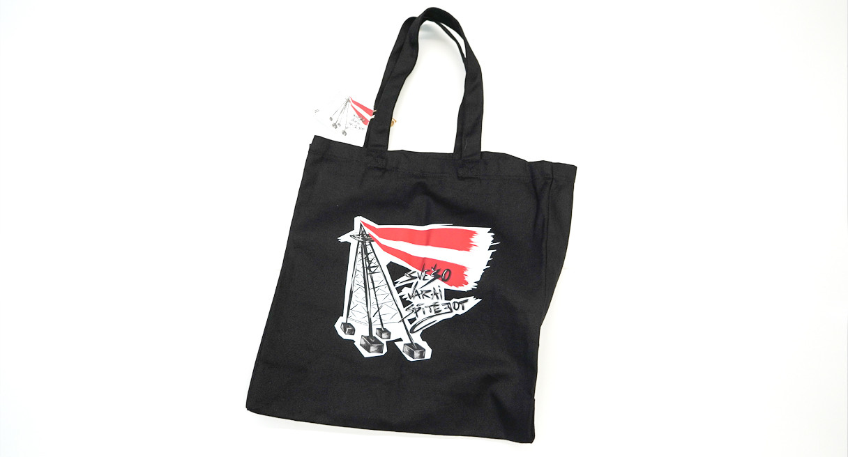 Shopping bag with "Defying Foreign Power" logo